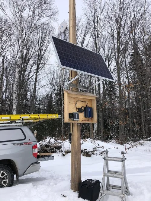 Système autonome alimenté par énergie solaire
